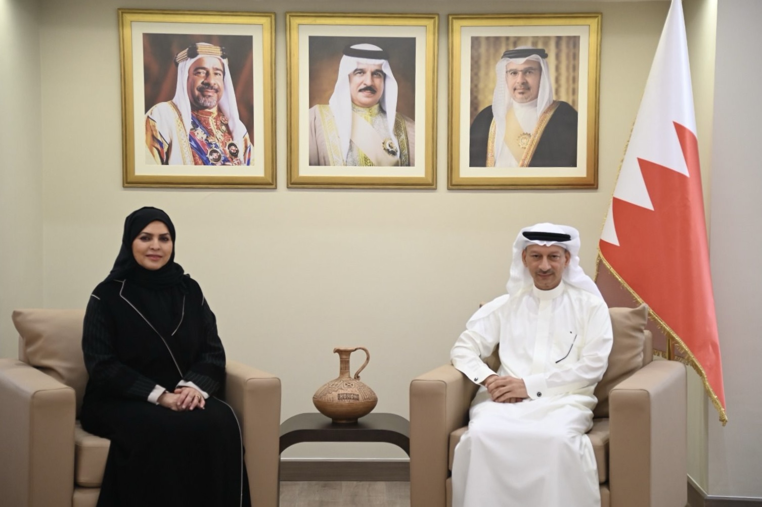 محافظ الشمالية يستقبل مدير عام بلدية المنطقة الشمالية<